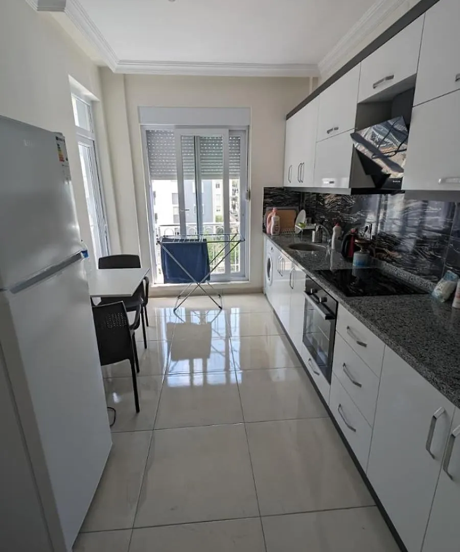 Spacious 3 Bedroom Apartment - Quick Drive To Beach, Airport & Center Antalya
